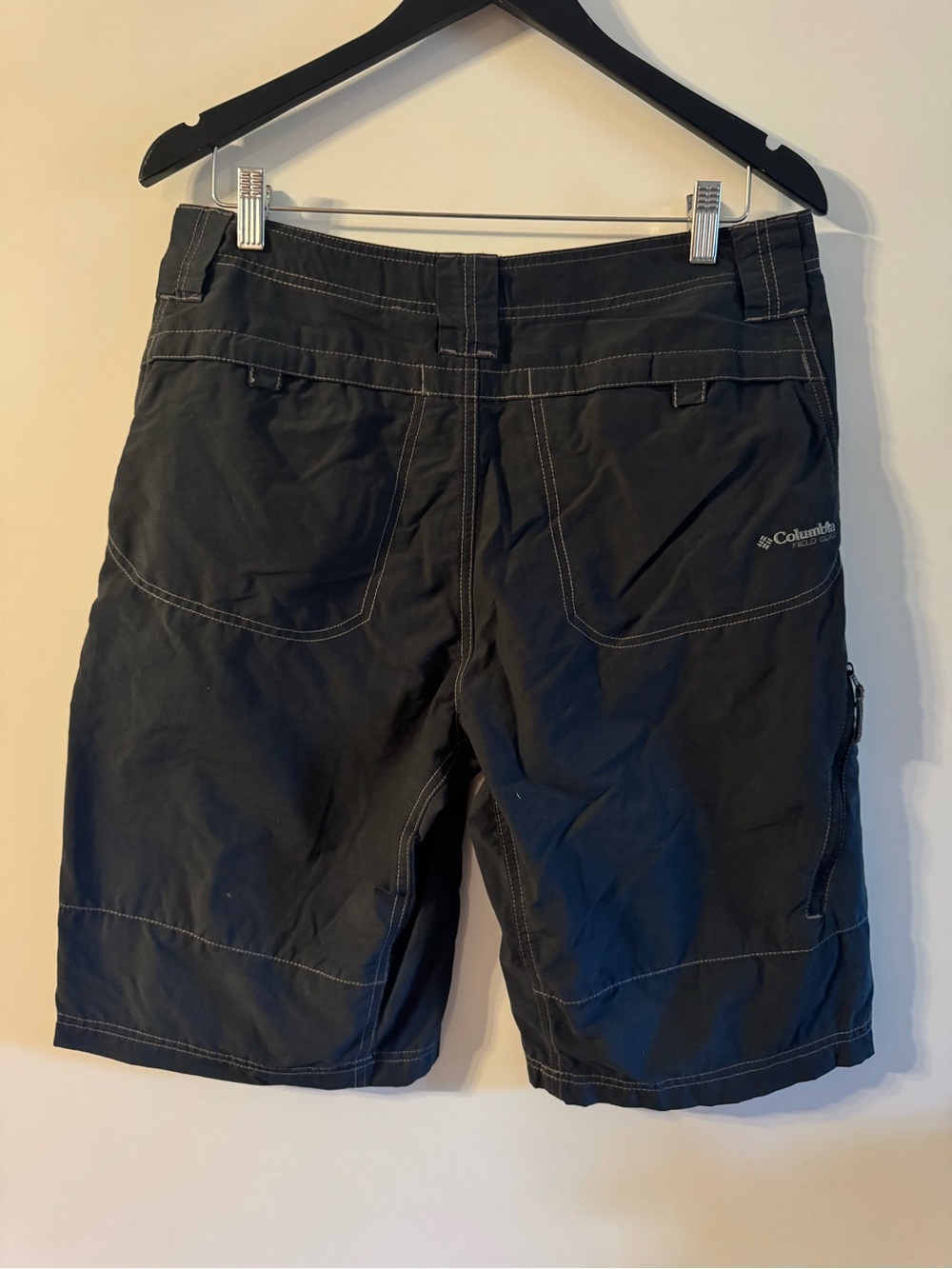 Columbia Men's Dark Gray Cargo Shorts